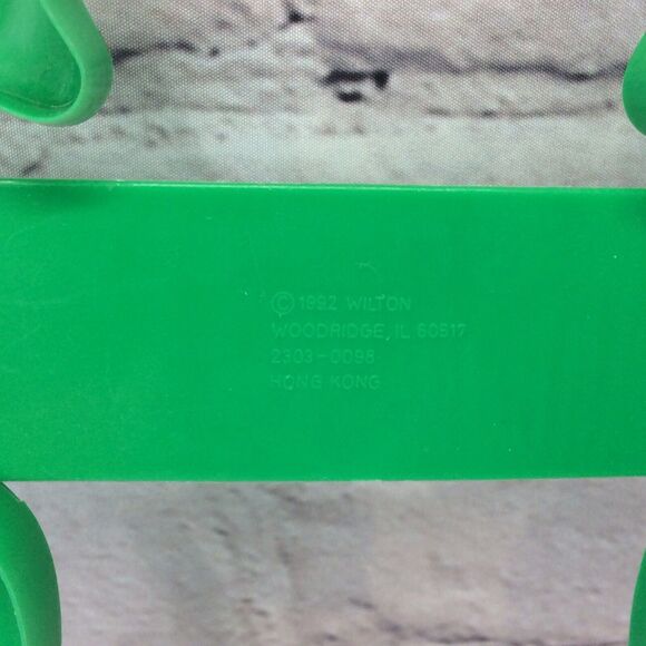 Vintage Wilton Jumbo Cookie Cutters Green Bear Blue Dinosaur Birthday Party Fun - Picture 8 of 8